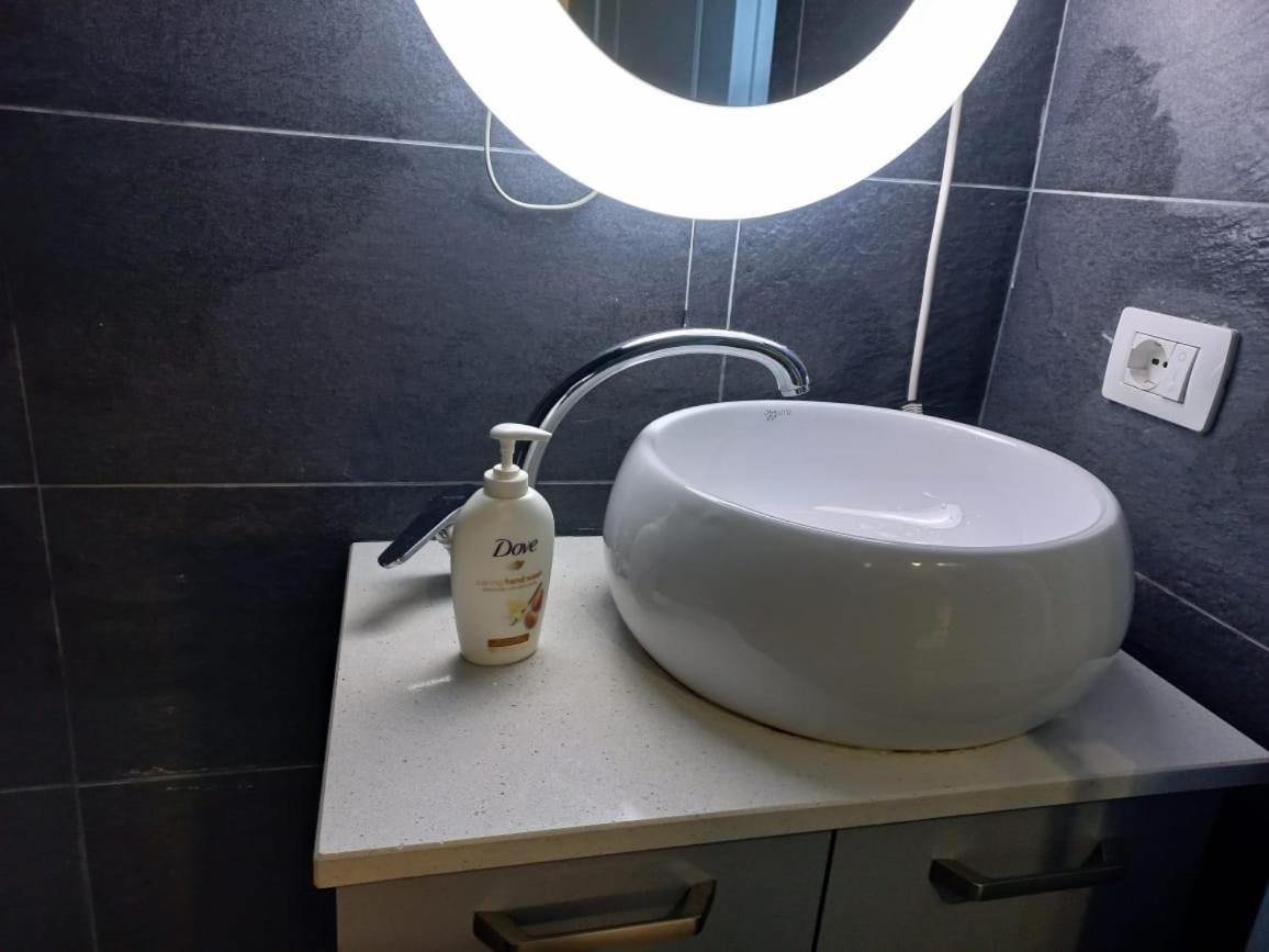 טיראנה Penthouse Rooms & Aparts מראה חיצוני תמונה