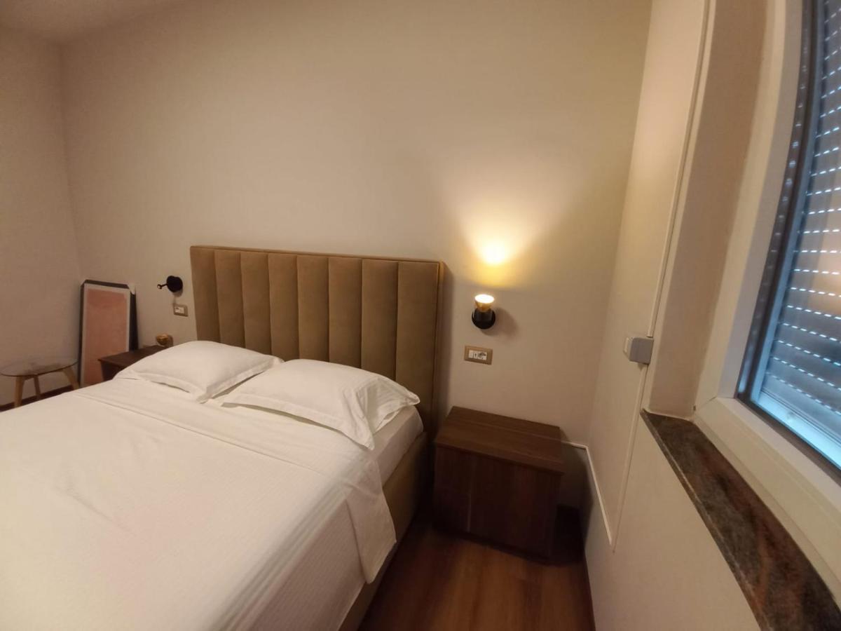 טיראנה Penthouse Rooms & Aparts מראה חיצוני תמונה