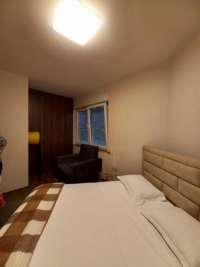 טיראנה Penthouse Rooms & Aparts מראה חיצוני תמונה