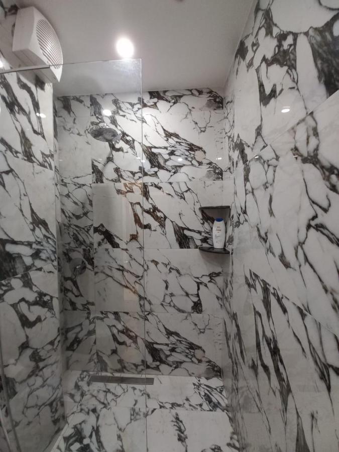 טיראנה Penthouse Rooms & Aparts מראה חיצוני תמונה