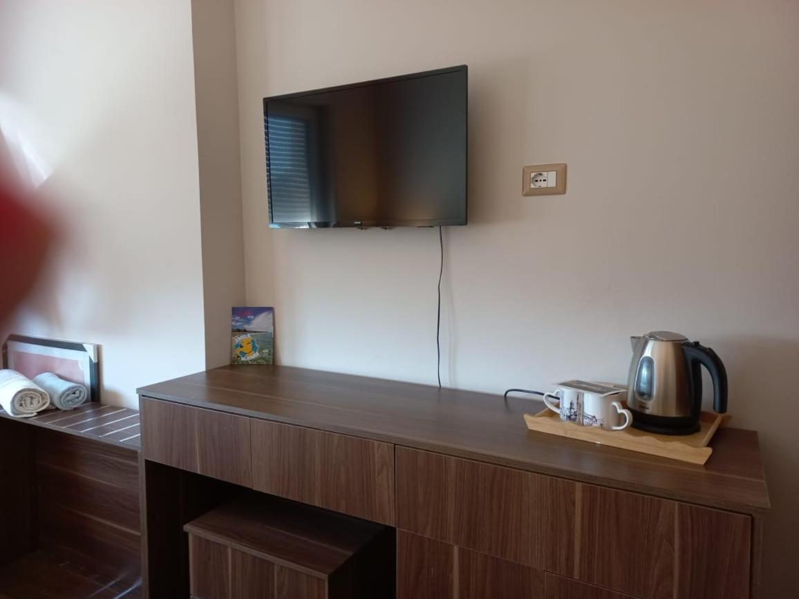טיראנה Penthouse Rooms & Aparts מראה חיצוני תמונה