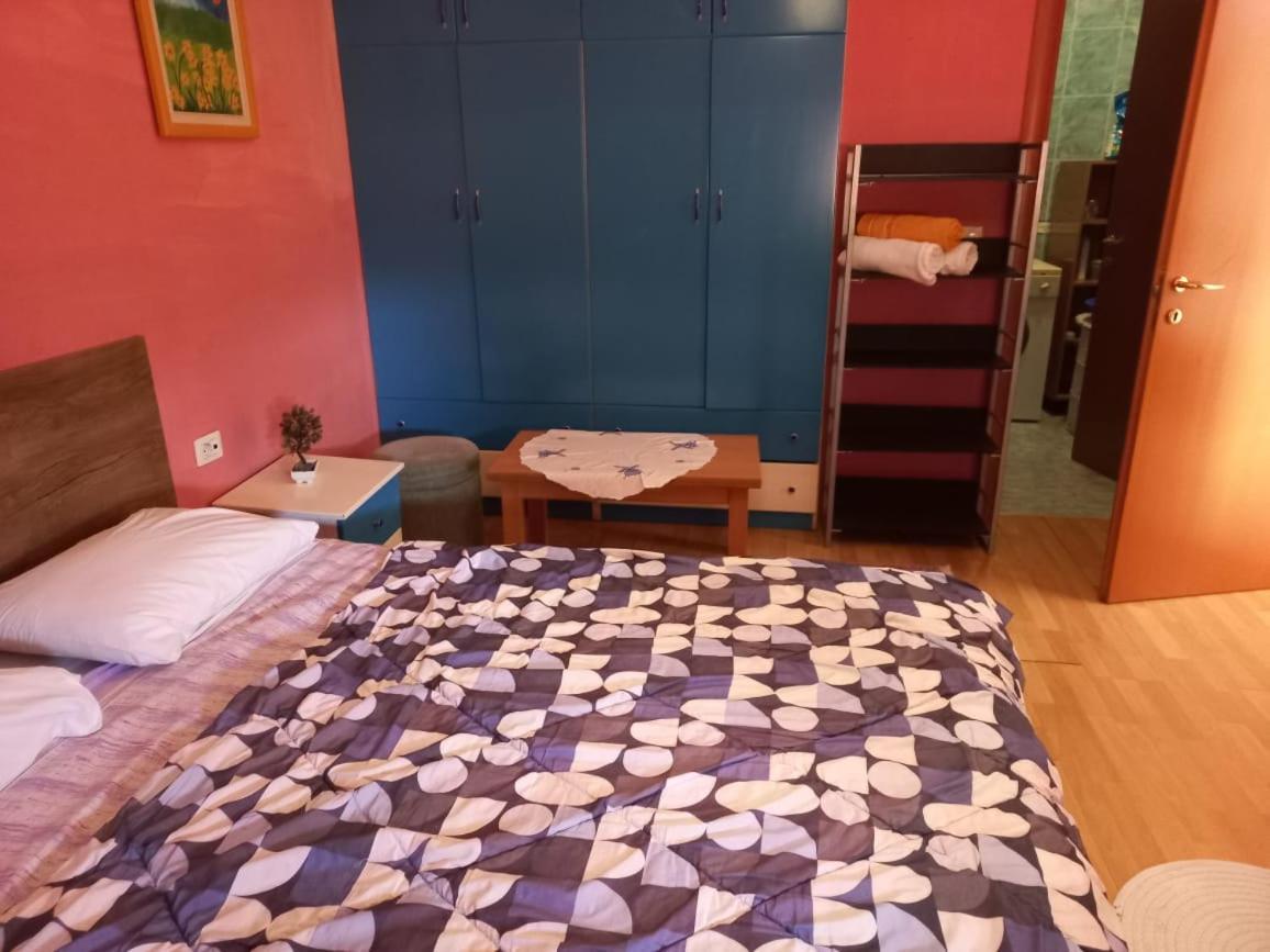 טיראנה Penthouse Rooms & Aparts מראה חיצוני תמונה
