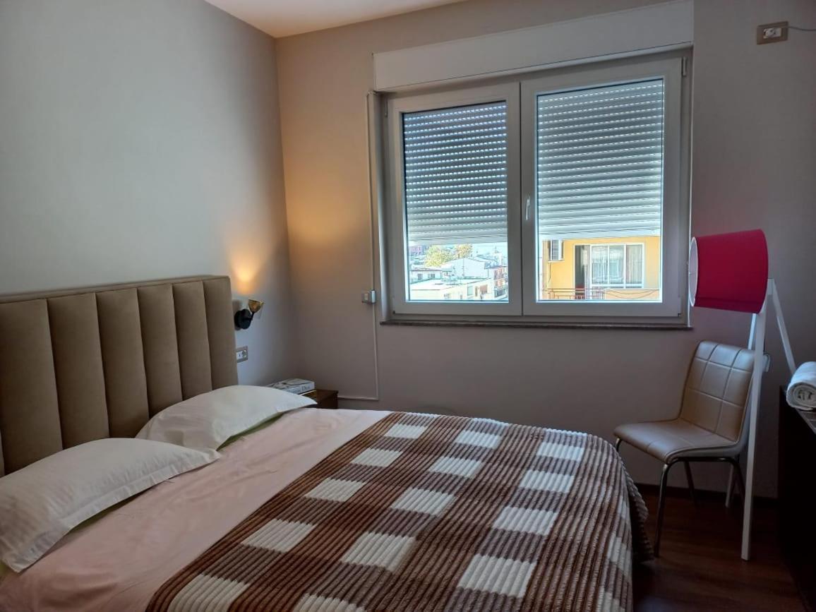 טיראנה Penthouse Rooms & Aparts מראה חיצוני תמונה